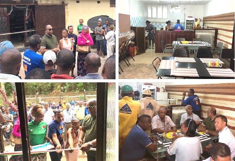 A gauche en haut : discours d’inauguration du Directeur Général en présence de nombreux travailleurs. A gauche en bas : cérémonie de coupure du ruban d’inauguration.	A droite en haut : norme et confort de cette cantine entreprise. A droite en bas : premier service de restauration à destination des travailleurs. 